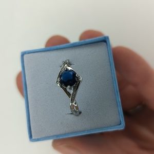 Fragrant Jewels Size 9 Ring Blue Stone NWOT